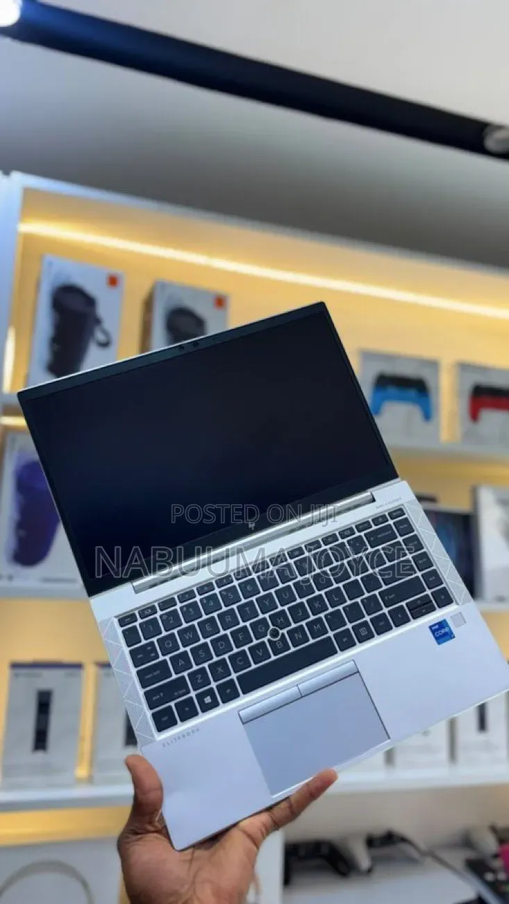 New Laptop HP EliteBook 840 G8 8GB Intel Core i7 SSD 256GB