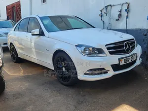Mercedes-Benz C200 2010 White