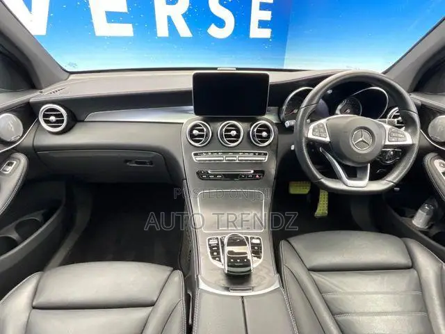 Mercedes-Benz GLC-Class GLC250 Sport Utility 4-Door (2.0L, 4cyl Turbo) White