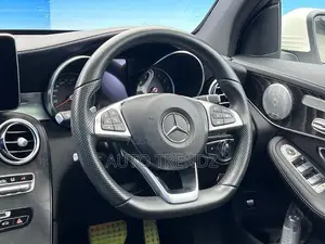 Mercedes-Benz GLC-Class GLC250 Sport Utility 4-Door (2.0L, 4cyl Turbo) White