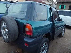 Toyota RAV4 Cabriolet 1998 Green