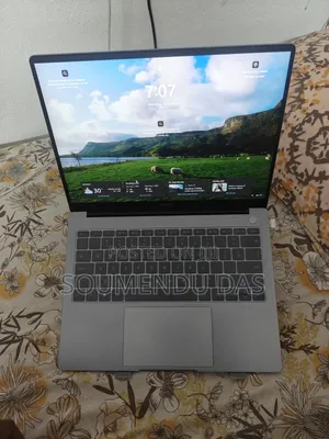 New Laptop 8GB Intel Core i3 SSD 256GB