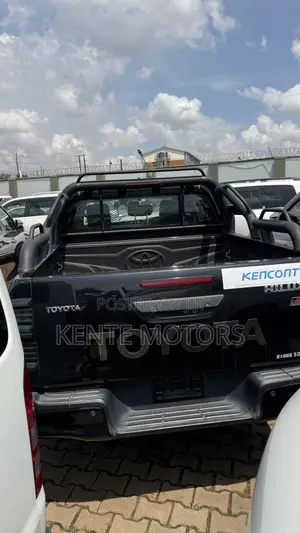 Toyota Hilux Revo Double Cab Deisel 2.8 AWD 2022 Black