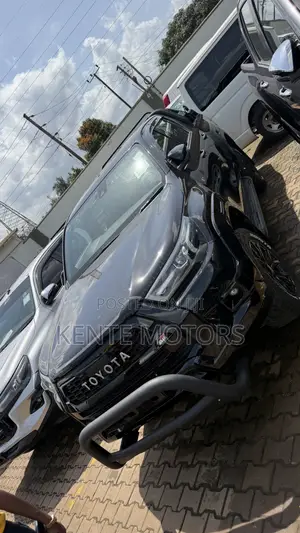 Toyota Hilux Revo Double Cab Deisel 2.8 AWD 2022 Black