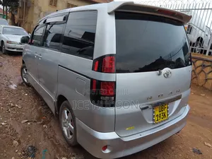 Toyota Noah 2006 Gray