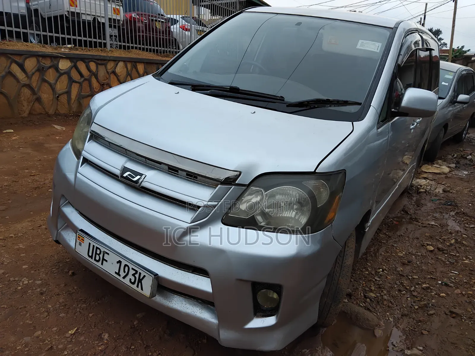 Toyota Noah 2006 Gray
