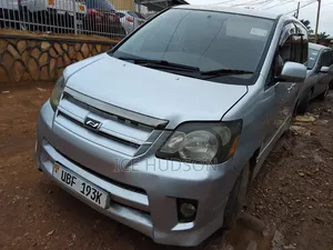 Toyota Noah 2006 Gray