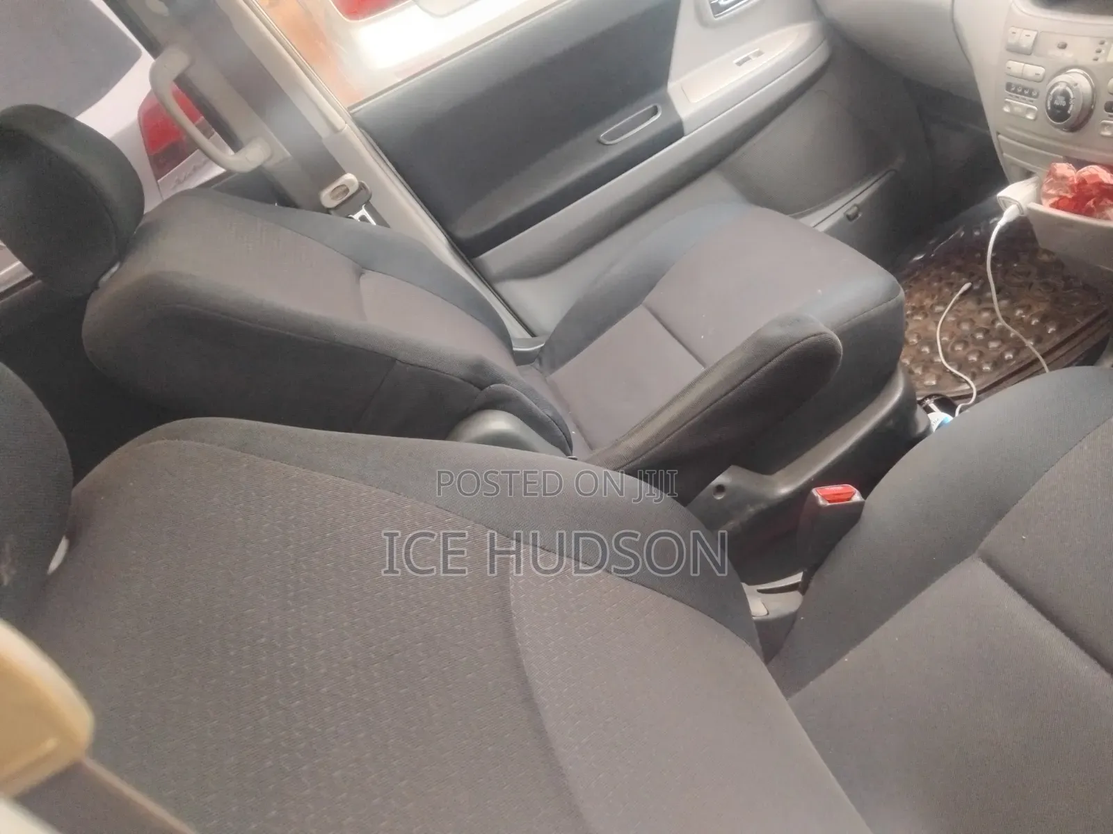 Toyota Noah 2006 Gray