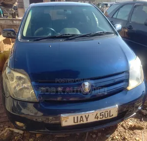 Toyota IST 2006 Blue