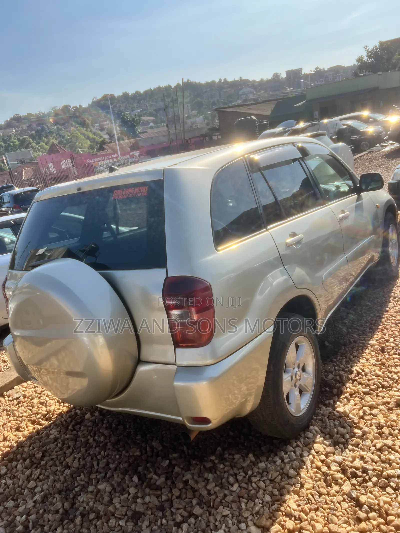 Toyota RAV4 Base AWD 2001 Gold