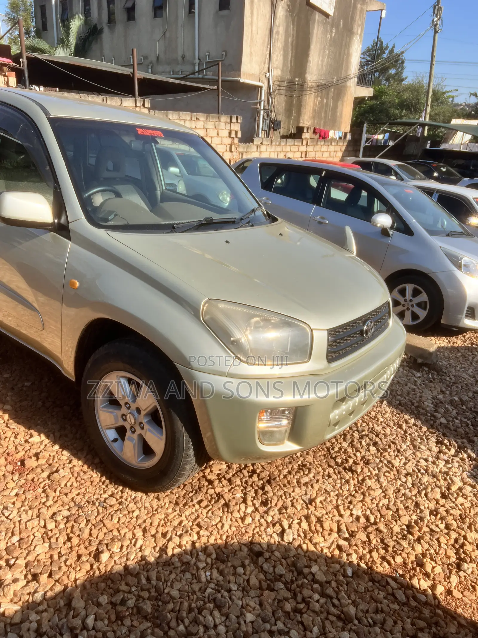 Toyota RAV4 Base AWD 2001 Gold