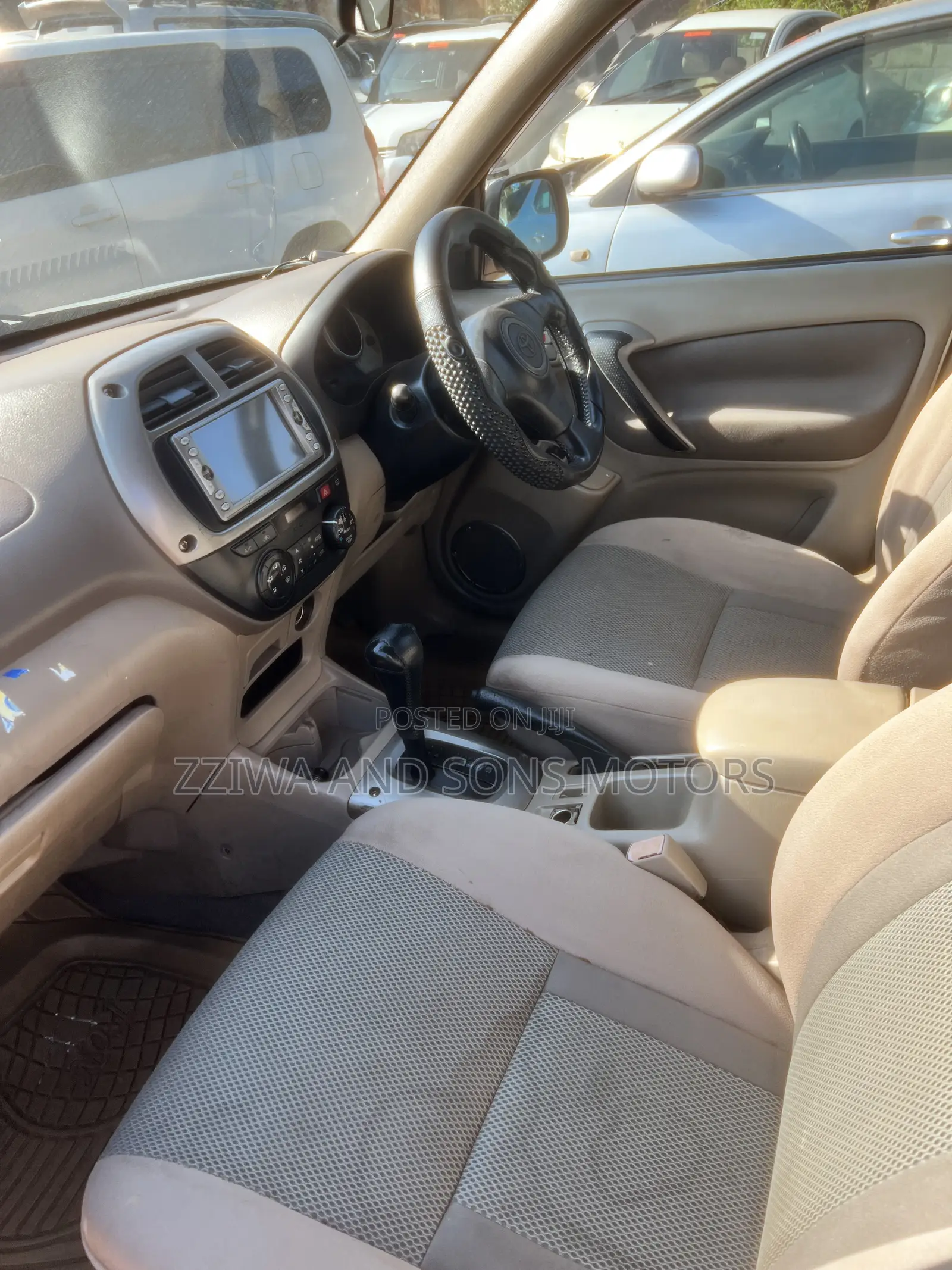 Toyota RAV4 Base AWD 2001 Gold