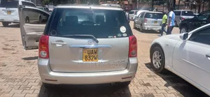 Toyota Raum 2005 Silver