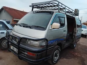 Toyota HiAce 2000