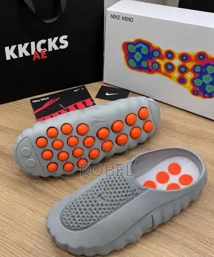 Nike Mind 001