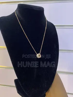Hunie Maison Timeless Elegance.