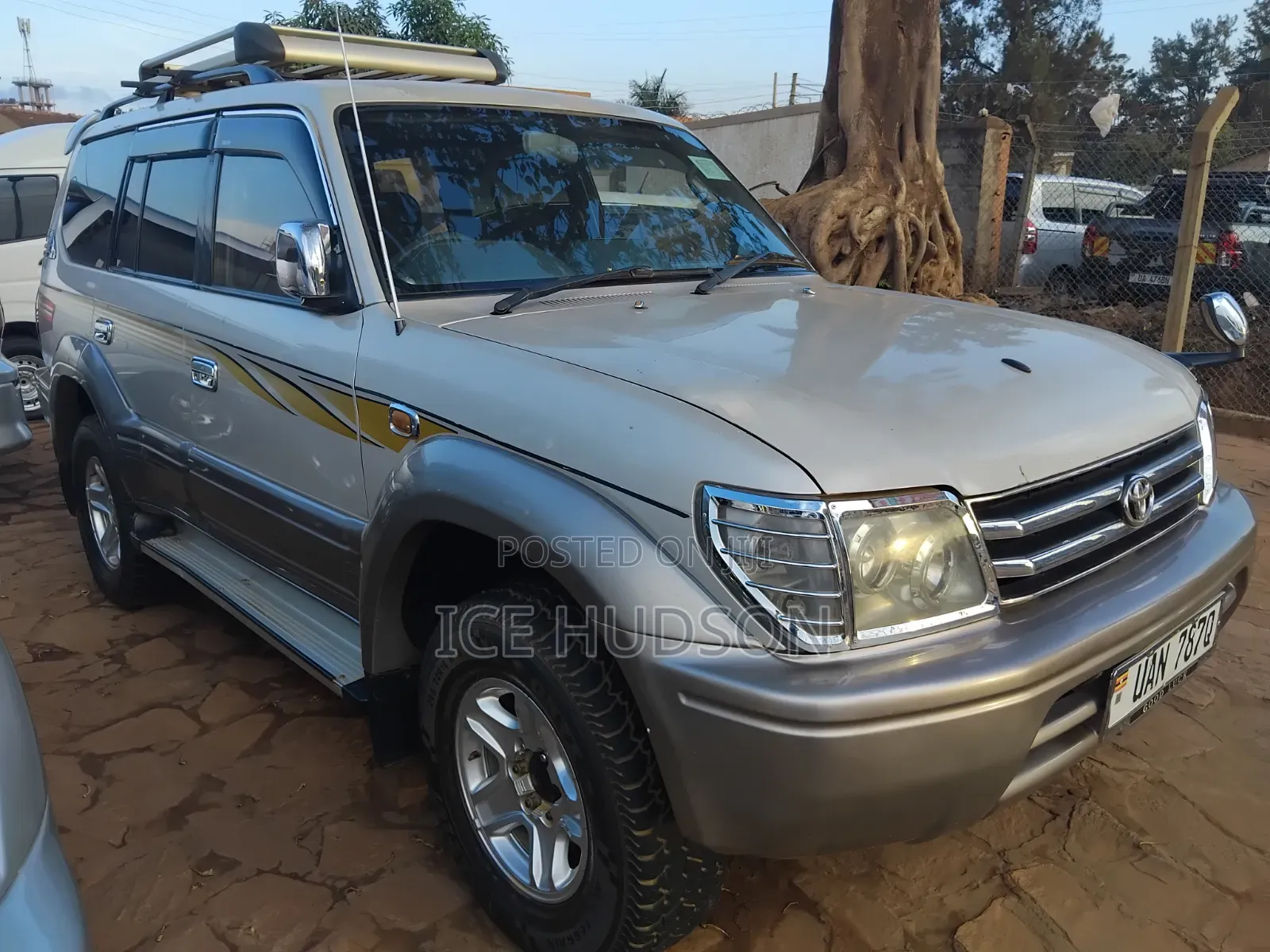 Toyota Land Cruiser Prado 2000 Silver