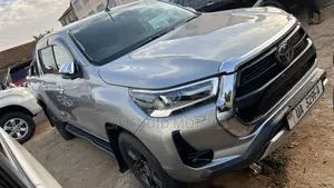 Toyota Hilux 2020 Gray