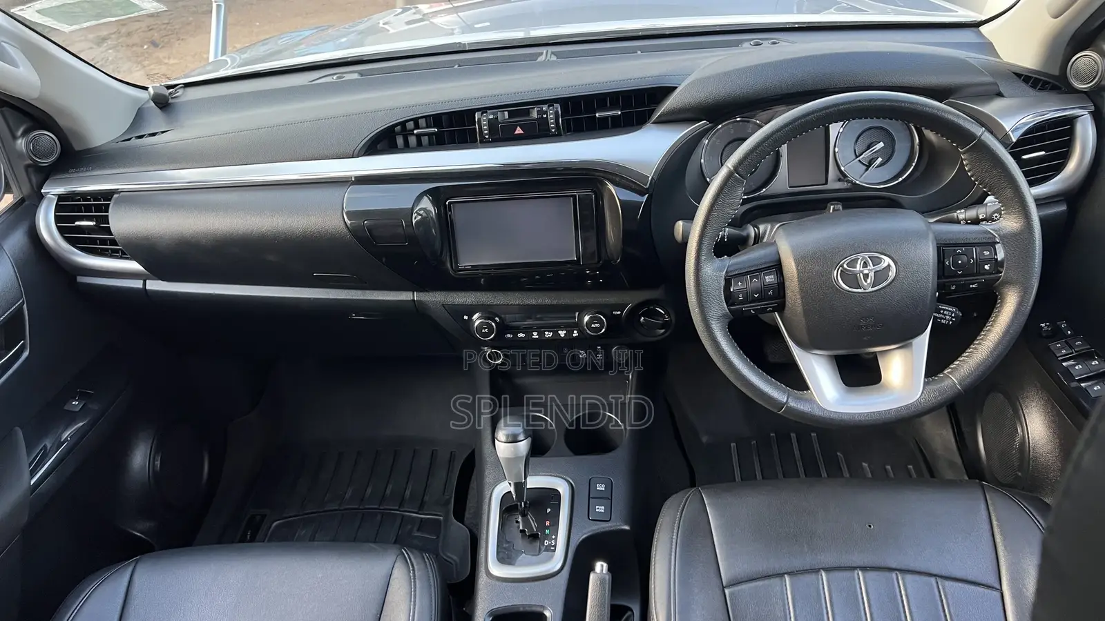 Toyota Hilux 2020 Gray