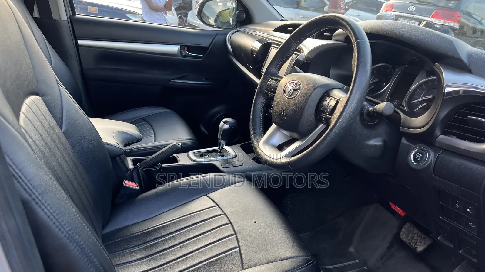 Toyota Hilux 2020 Gray