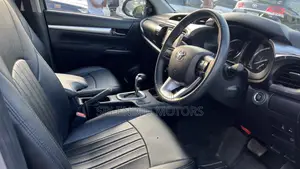 Toyota Hilux 2020 Gray