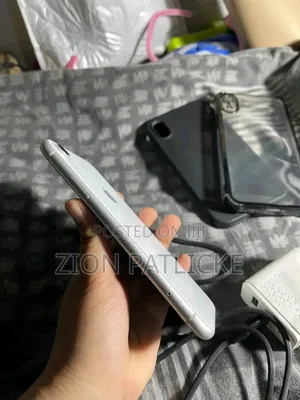 Apple iPhone XR 256 GB White