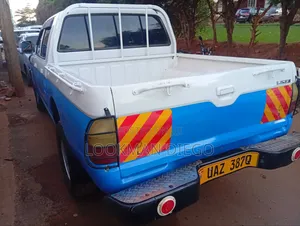Mitsubishi L200 Club Cab 2.5 TD 2002 White