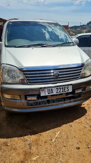 Toyota Regius 1998 Silver