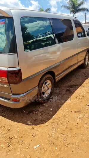 Toyota Regius 1998 Silver