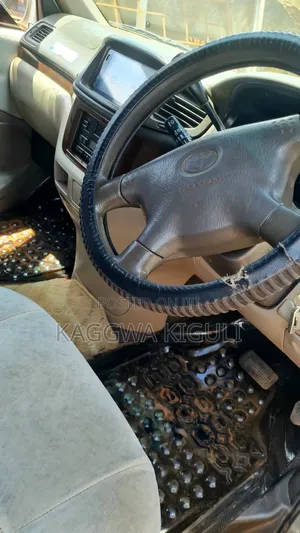 Toyota Regius 1998 Silver