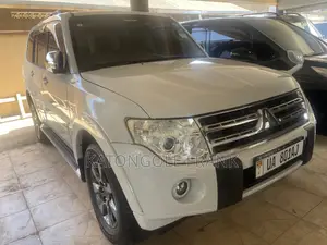 Mitsubishi Pajero 2012 White