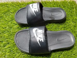 Men's Nikes Victor One