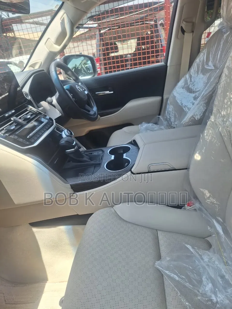 New Toyota Land Cruiser LC300 2025 White