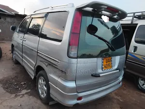 Toyota TownAce Noah 2001 Silver