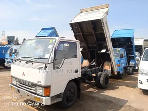 Canter 4 D33 Engine Tipper Big Tyre