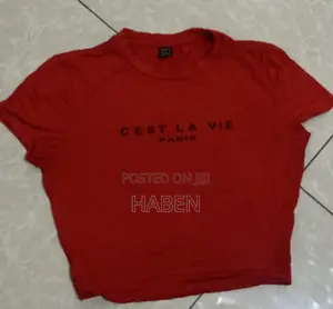 Red "C'est La Vie Paris" Graphic Strechy Crop Top.
