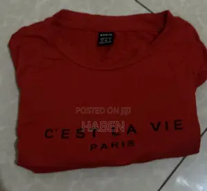 Red "C'est La Vie Paris" Graphic Strechy Crop Top.