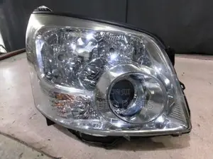 Noah 2008 Headlight