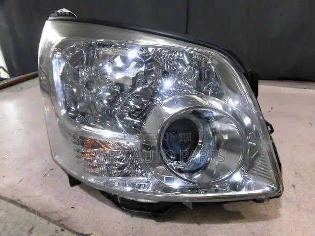 Noah 2008 Headlight