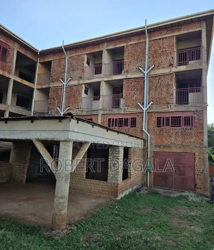 20bdrm Block of Flats in Hotel, Wakiso / Wakiso for sale