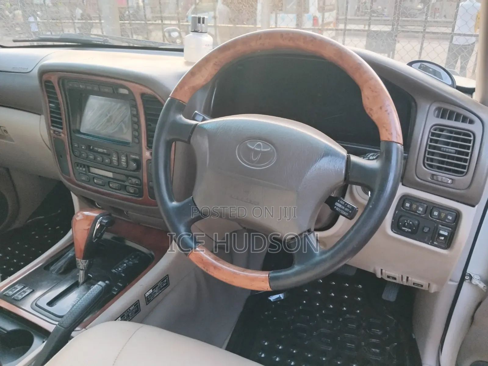 Lexus LX 470 AWD 2005 White