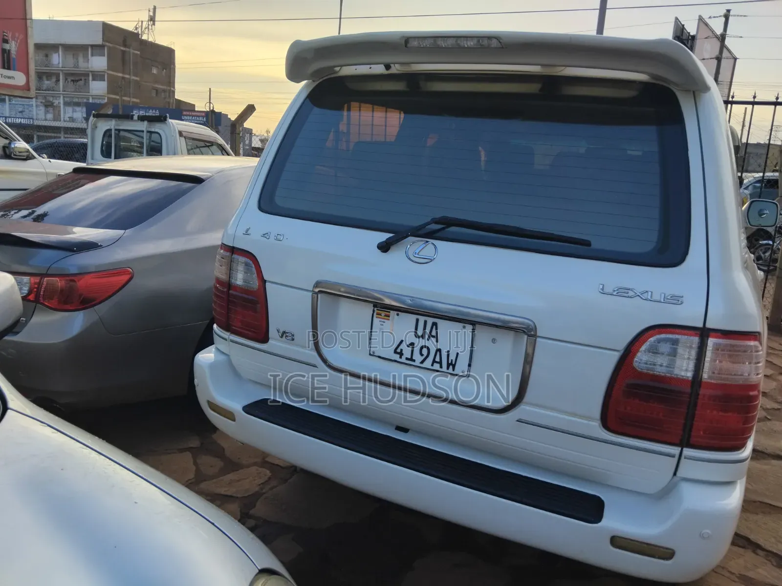 Lexus LX 470 AWD 2005 White