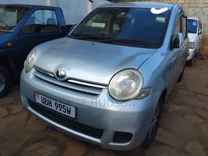 Toyota Sienta 2009 Blue