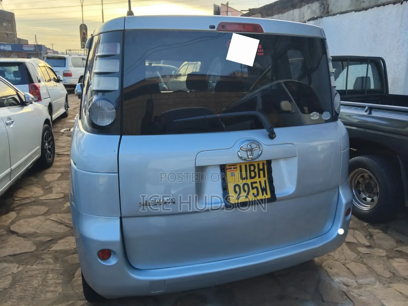 Toyota Sienta 2009 Blue