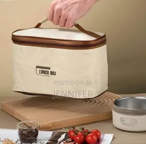 5-in-1 Food Flask With an Insulated Bag Carrier
