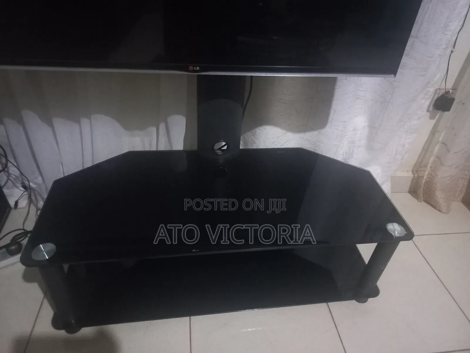 Complete Entertainment Unit: LG 47 Inch TV + Modern Glass Stand
