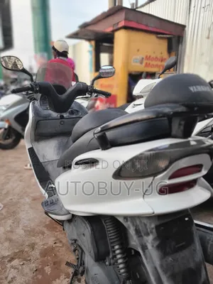 Yamaha Majesty 2009 White