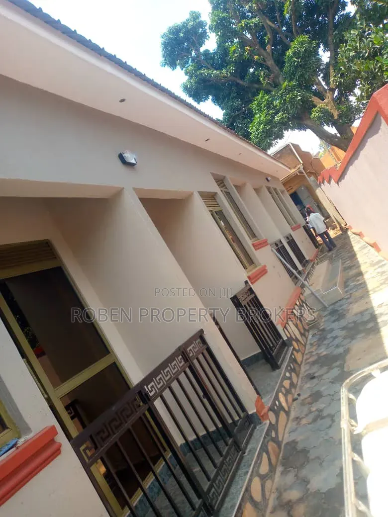 1bdrm House in Roben Property, Rubaga for rent