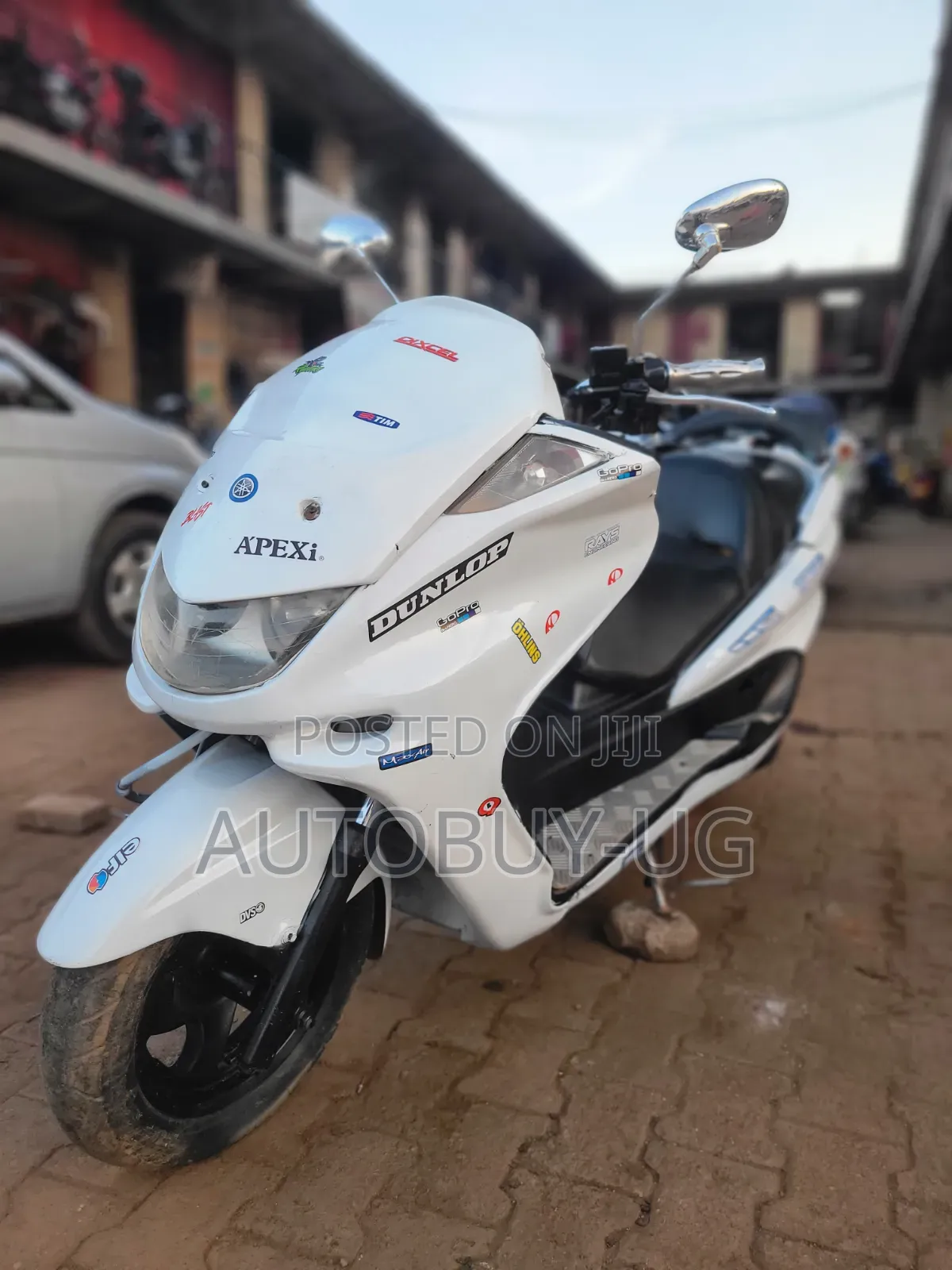 Yamaha Majesty 2010 White