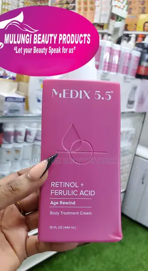 Medix 5.5 Vitamin C + Turmeric Firming & Brightening Cream